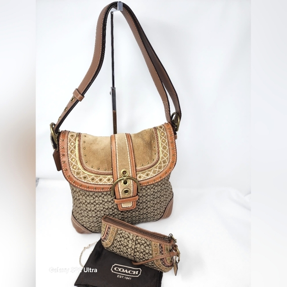 Coach Shoulder Bag & Wristlet - Picture 2 of 15